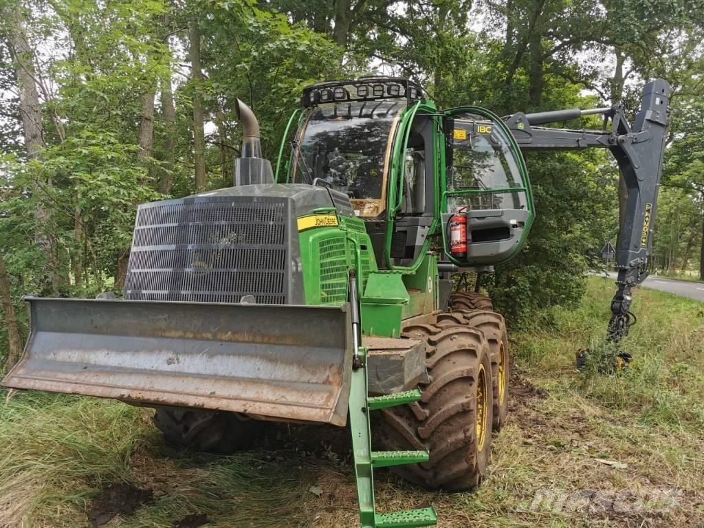 John Deere 1110G Vyvážecí traktory