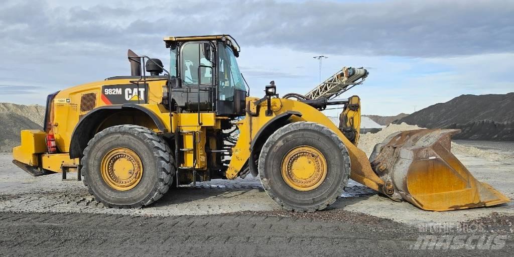 CAT 982 M Kolové nakladače