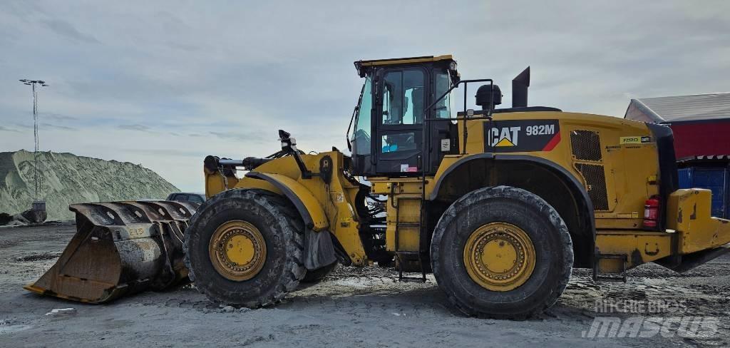 CAT 982 M Kolové nakladače
