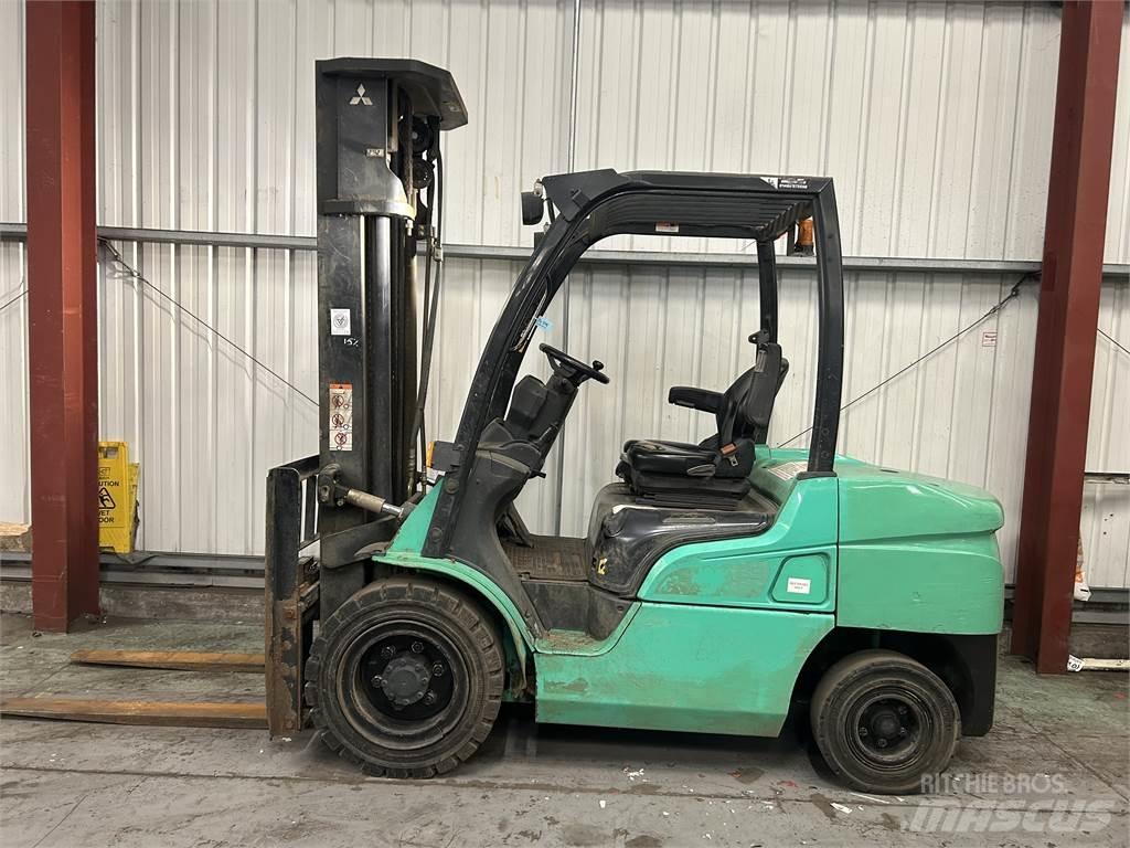 Mitsubishi FD35NT Dieselové vozíky