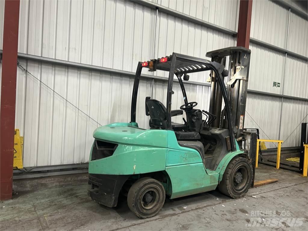 Mitsubishi FD35NT Dieselové vozíky