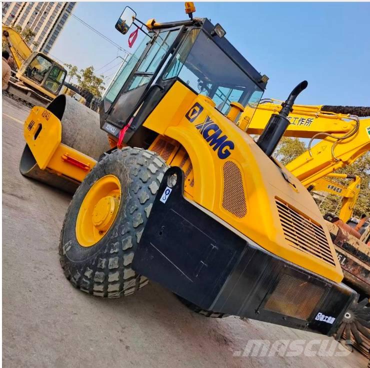 XCMG XS 142 J Tahačové válce