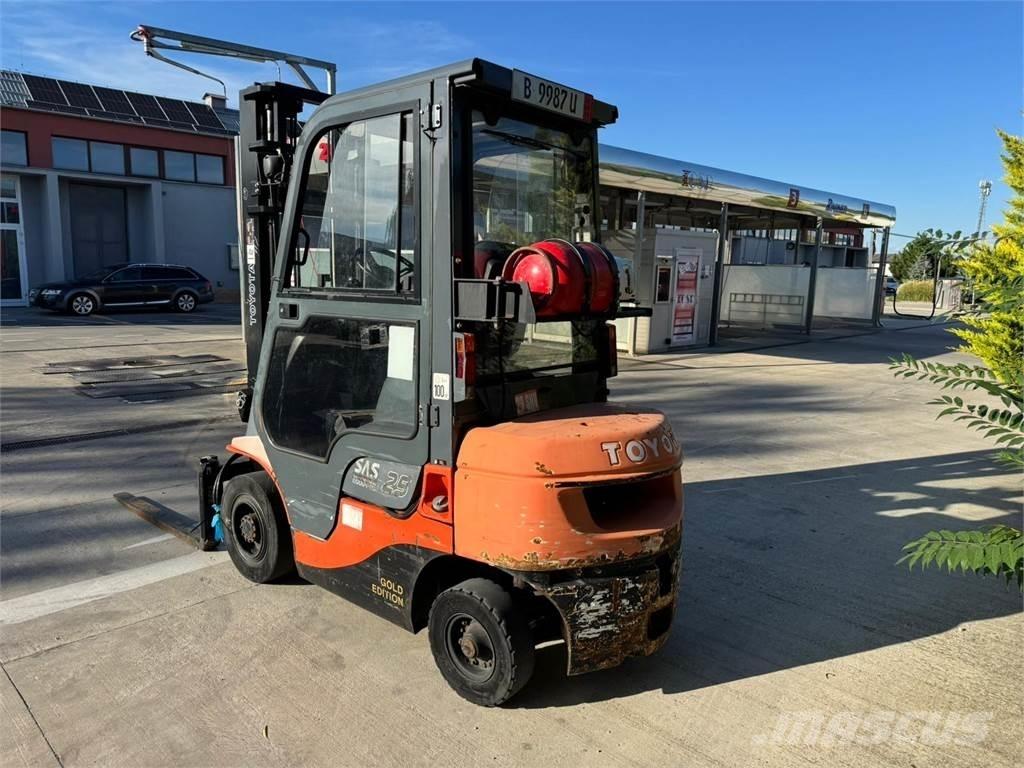 Toyota 7FGF25 LPG vozíky