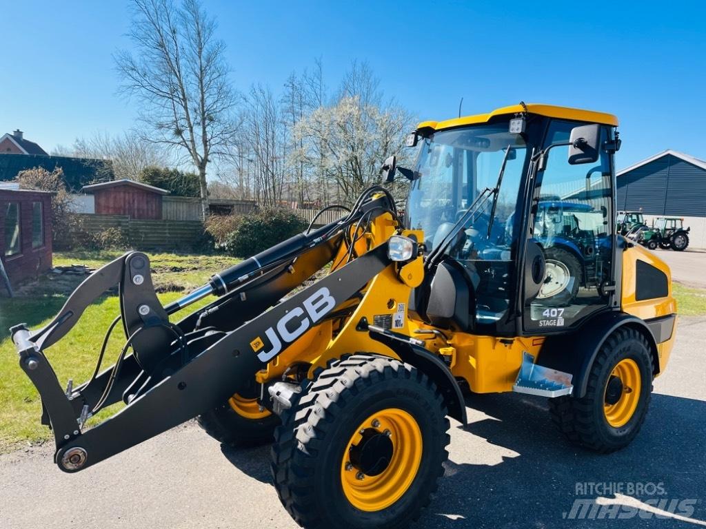 JCB 407 Víceúčelové nakladače