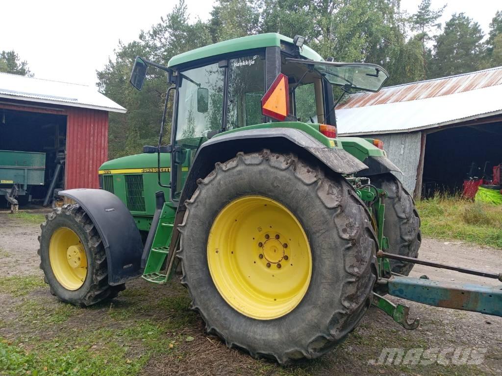 John Deere 6910 Traktory