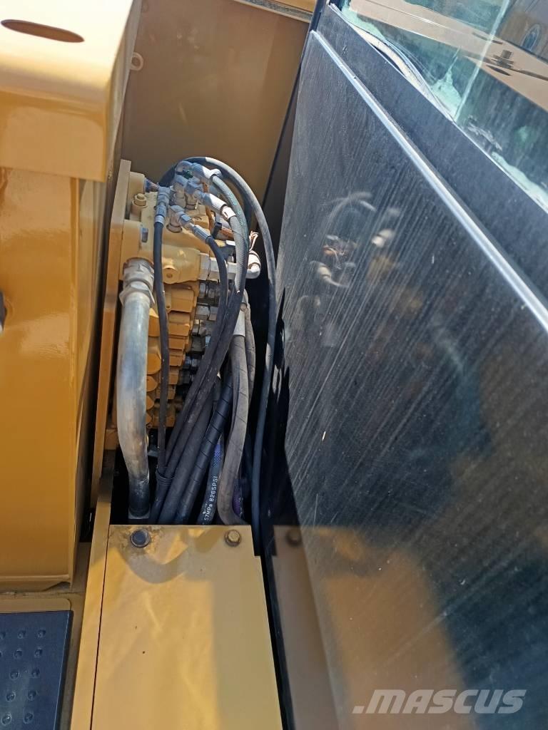 CAT 306E2 Mini rýpadla < 7t