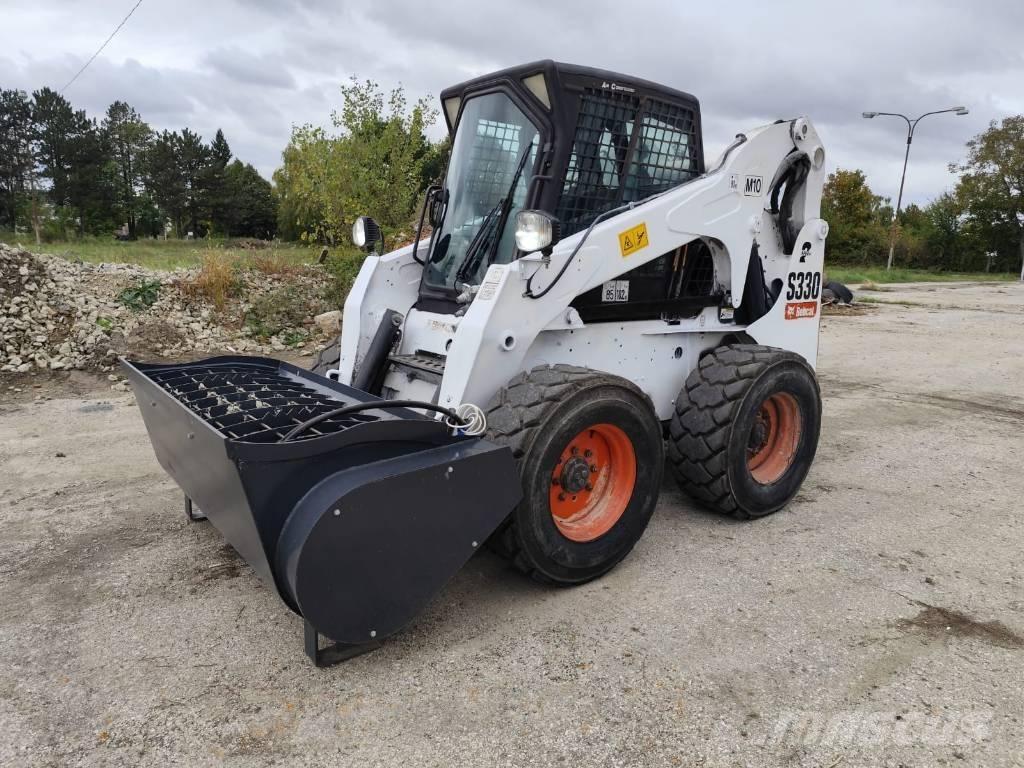 Bobcat S 330 Smykem řízené nakladače