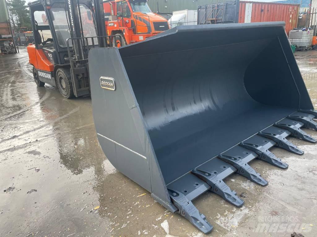 Doosan DL 420-3 Lopaty