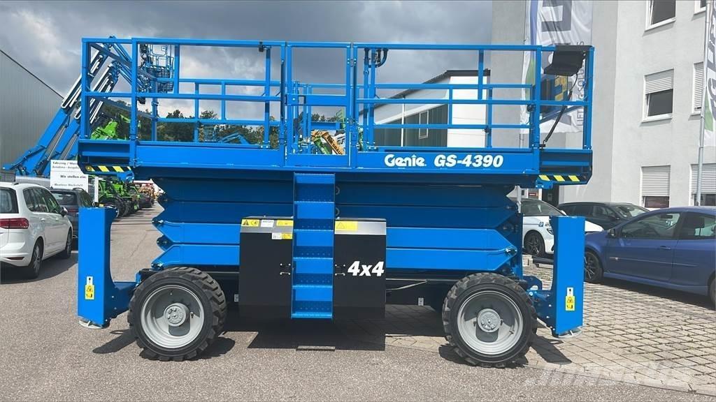 Genie GS-4390RT Nůžková zvedací plošina