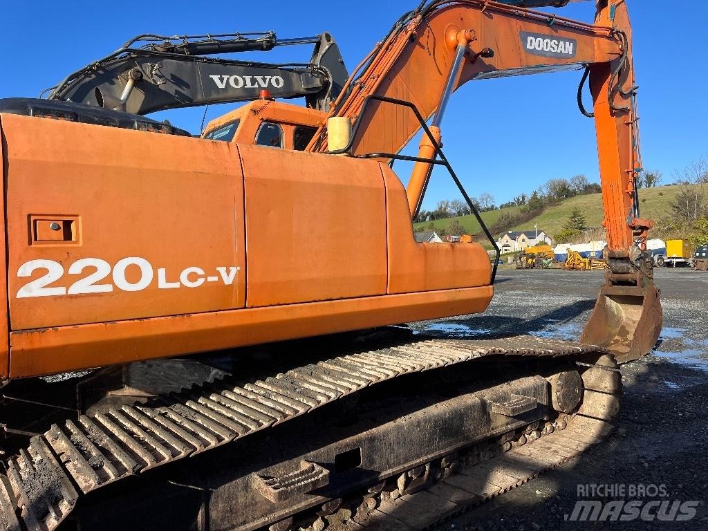Doosan DX 220 Pásová rýpadla