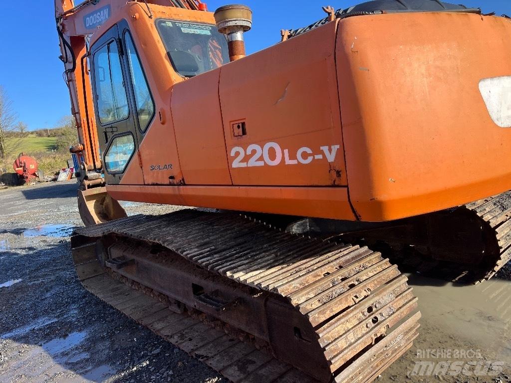 Doosan DX 220 Pásová rýpadla