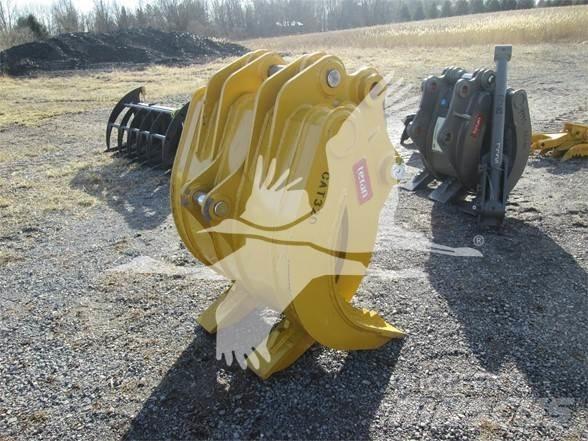 Teran CAT 320 Klešťové drapáky