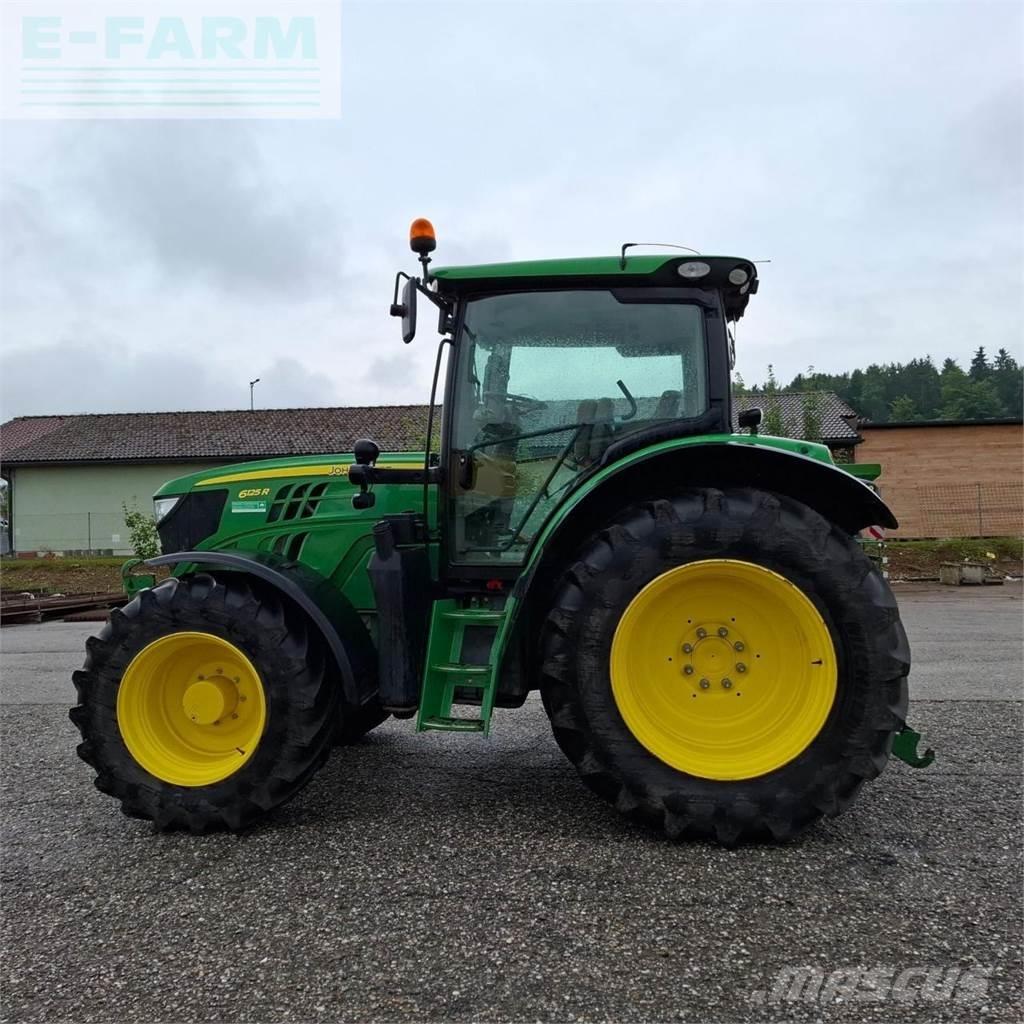 John Deere 6125 R Traktory