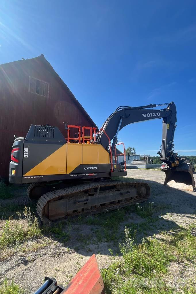 Volvo EC 250 EL Pásová rýpadla