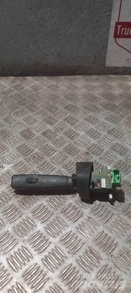 Volvo FH 12    20797836 Kabiny a interiér