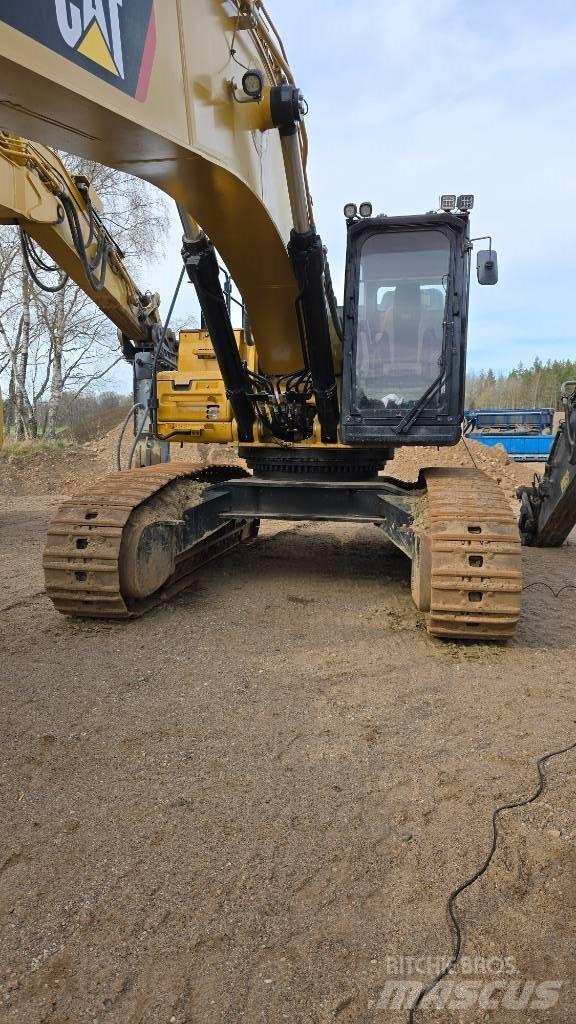 CAT 352 F Pásová rýpadla