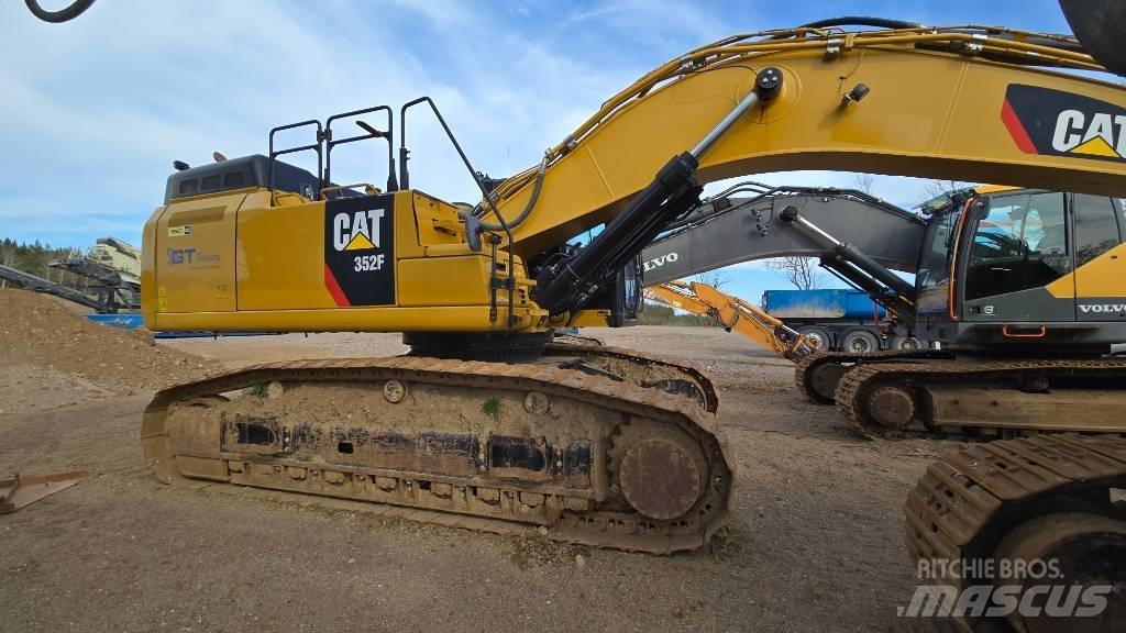 CAT 352 F Pásová rýpadla