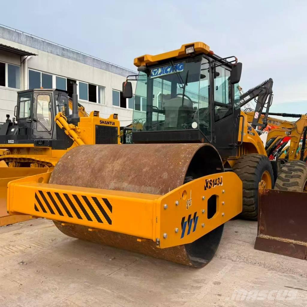 XCMG XS143J Tahačové válce