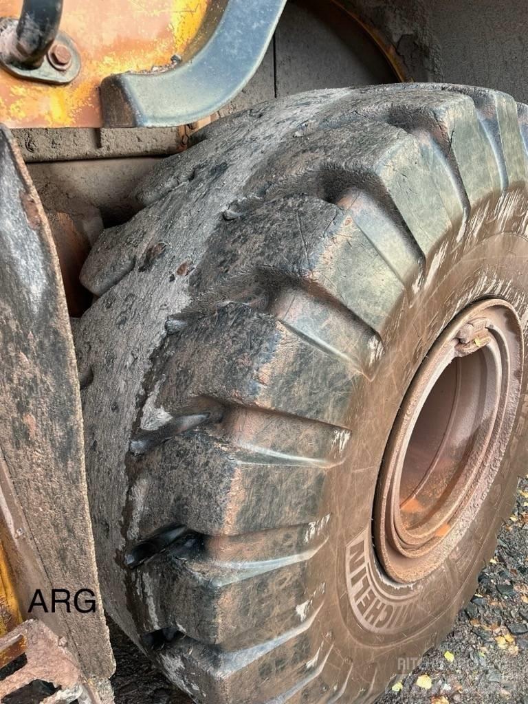 CAT 972MXE Kolové nakladače