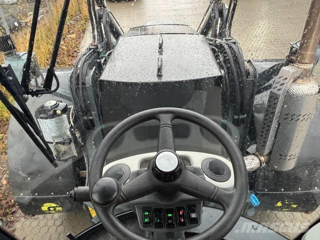 Lännen 8800 K Rýpadlo-nakladače