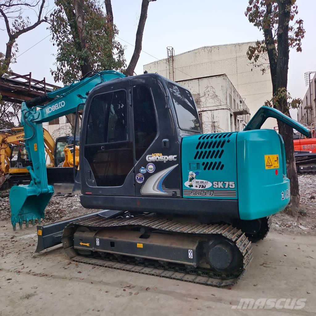 Kobelco SK75 Midi rýpadla 7t - 12t