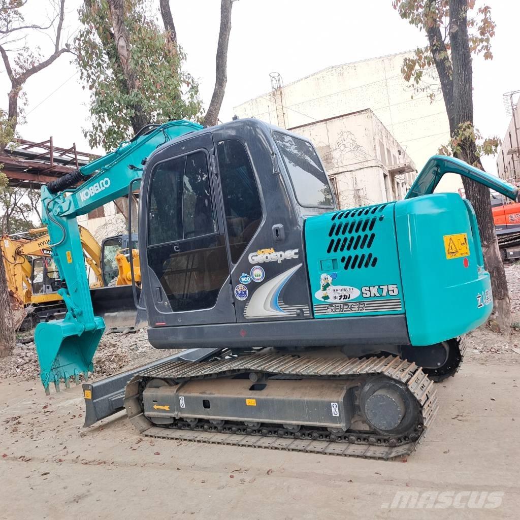Kobelco SK75 Midi rýpadla 7t - 12t