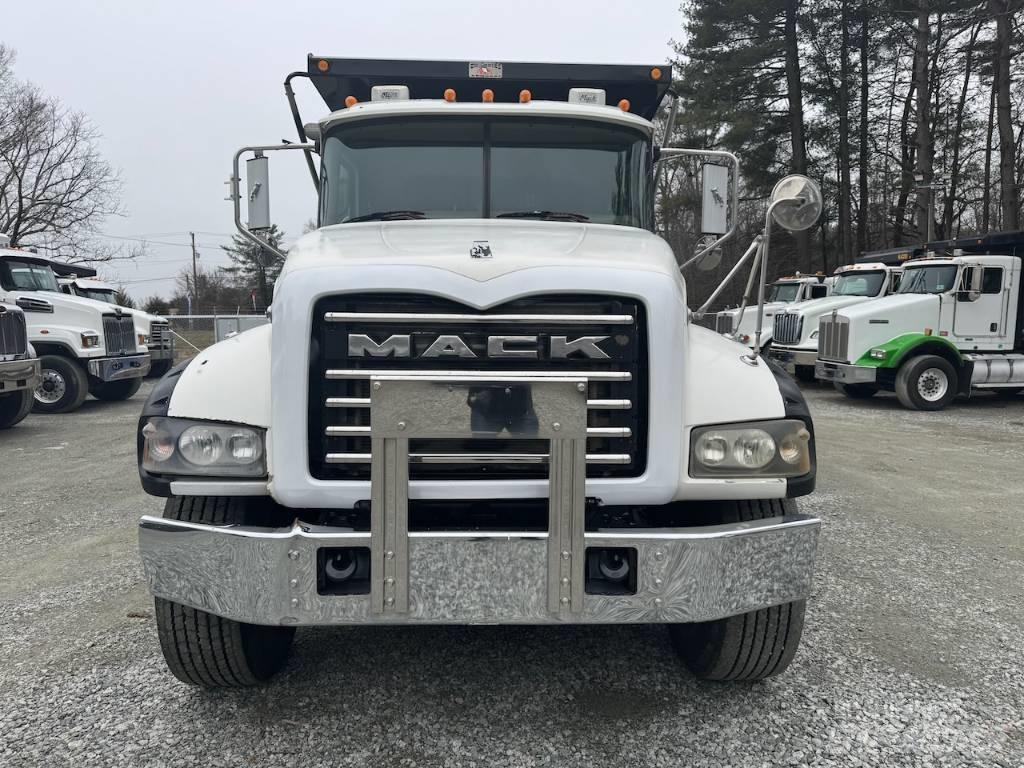 Mack CTP 713 Sklápěče