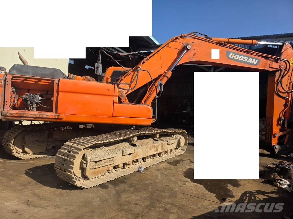 Doosan DX 300 LCA Pásová rýpadla