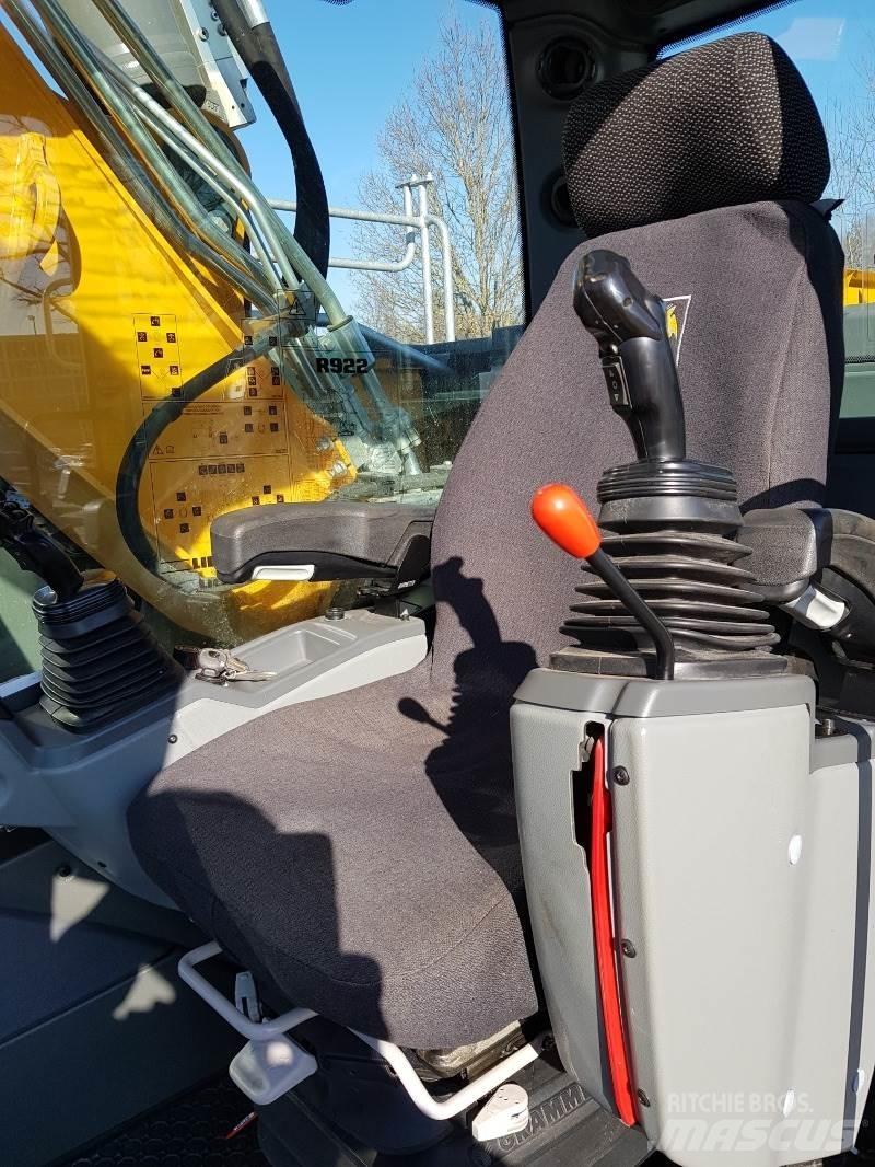Liebherr R922 Pásová rýpadla