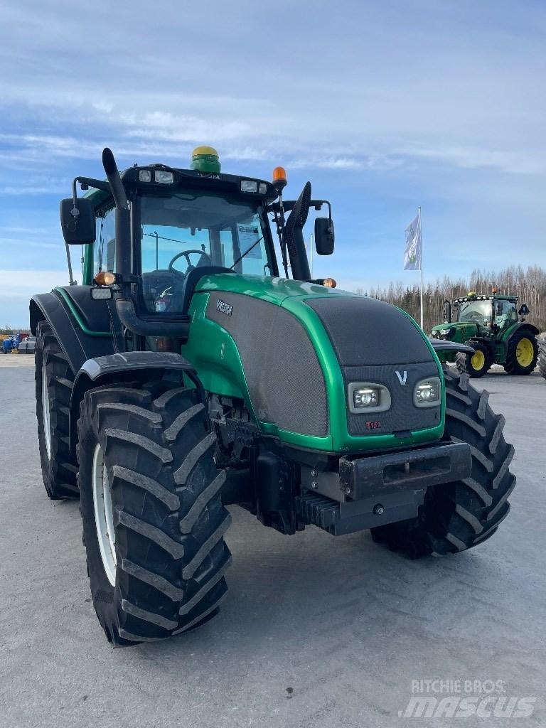 Valtra T151 Traktory
