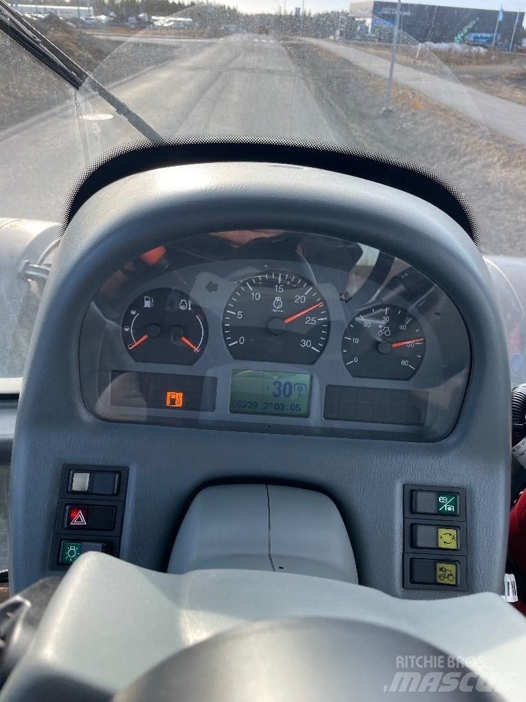 Valtra T151 Traktory
