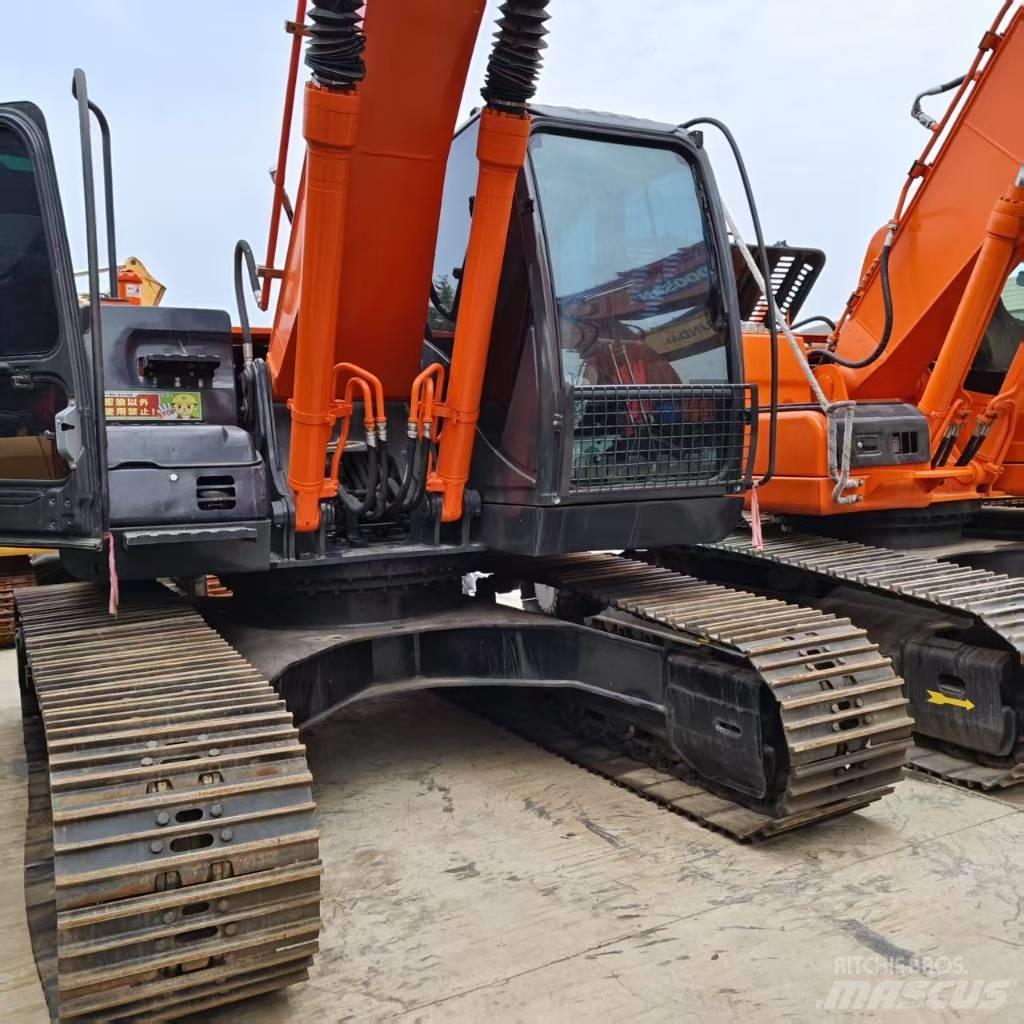 Hitachi ZX 210 Pásová rýpadla