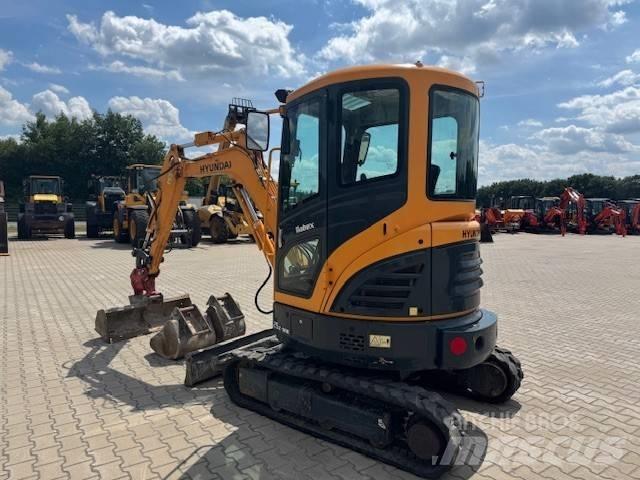 Hyundai R25Z-9 AK Mini rýpadla < 7t