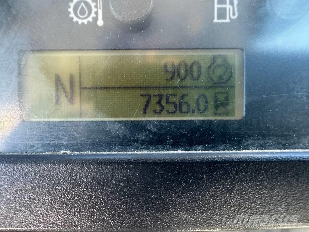 John Deere 310 SK Rýpadlo-nakladače