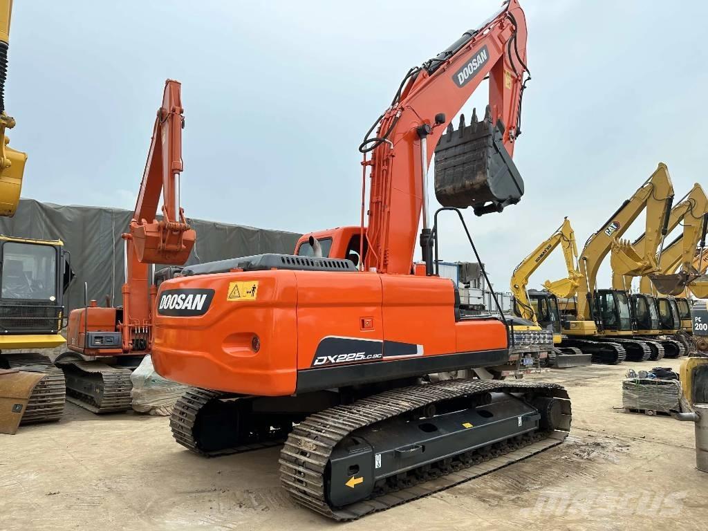 Doosan DX225LC-9C Pásová rýpadla