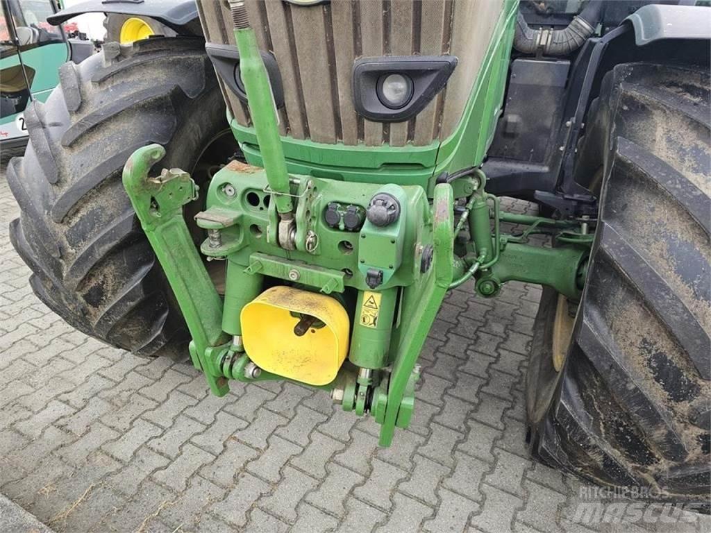 John Deere 6250 R Traktory