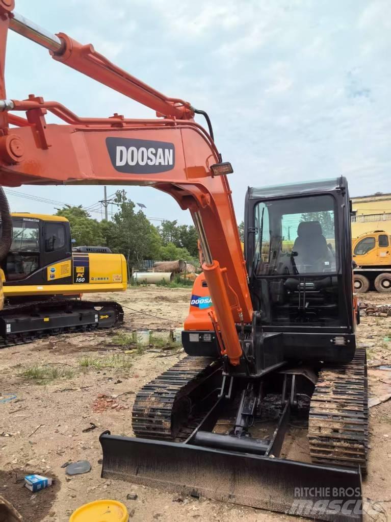Doosan DX 60 Pásová rýpadla