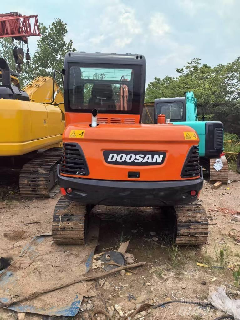 Doosan DX 60 Pásová rýpadla