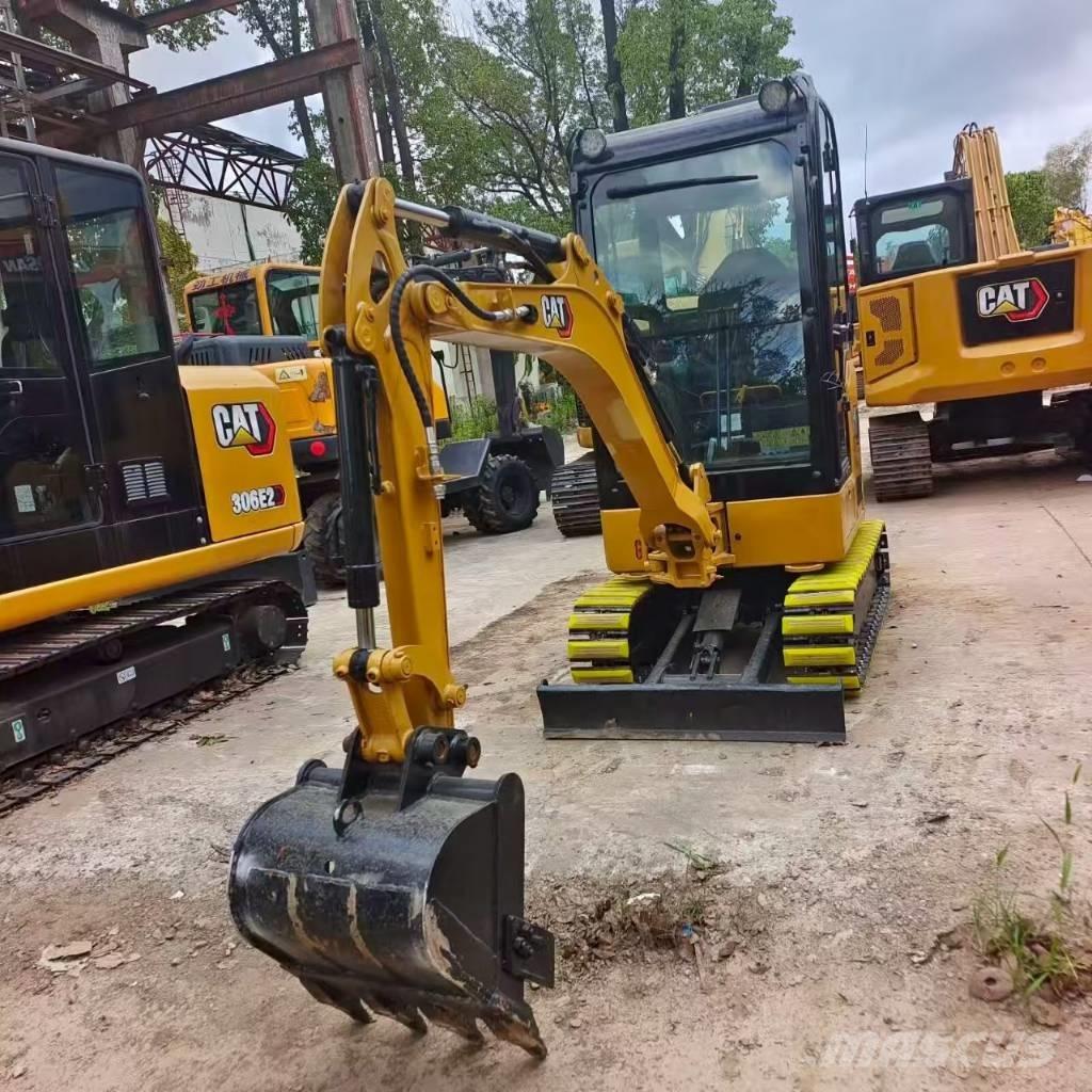 CAT 302 CR Mini rýpadla < 7t