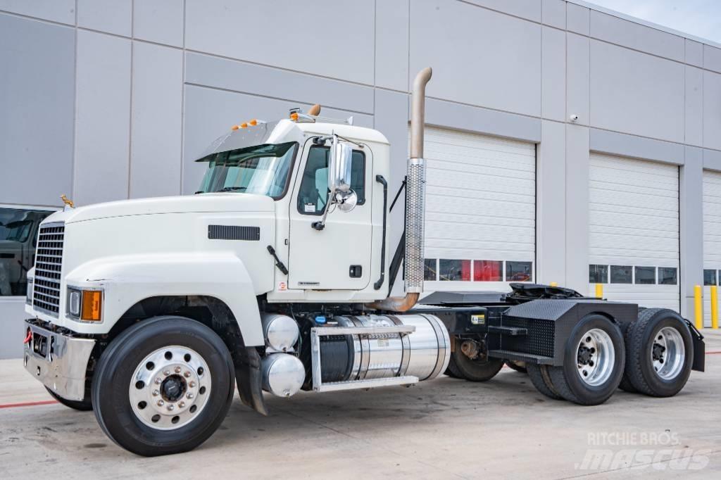 Mack Pinnacle 64T Tahače