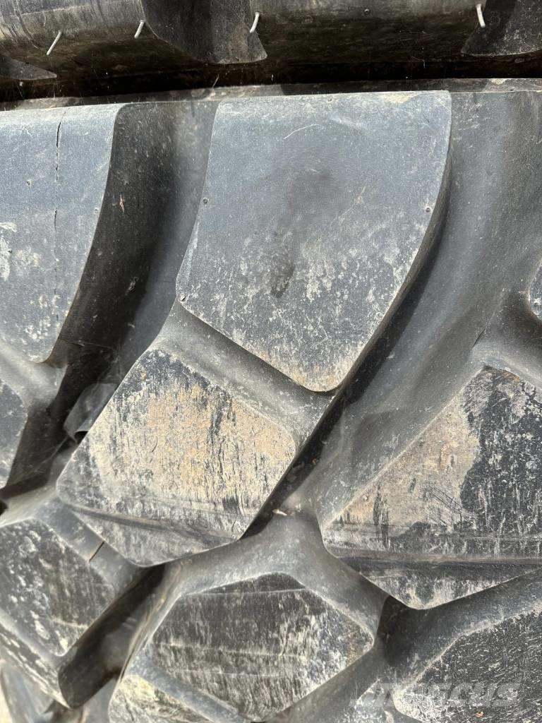  ROCK RADIAL 23.5R25 Pneumatiky, kola a ráfky