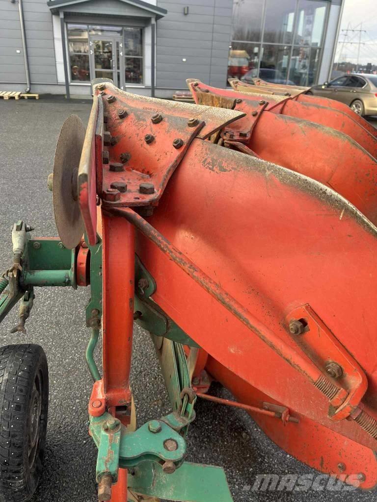 Kverneland E160-4-8 Oboustranné pluhy