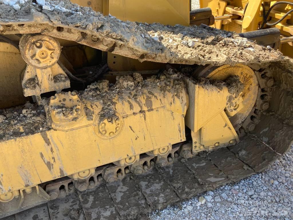CAT Bulldozer D4H Pásové dozery