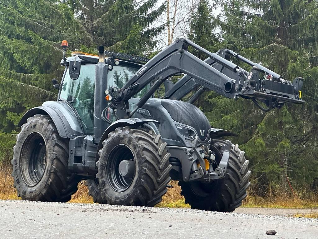 Valtra T 234 V Traktory