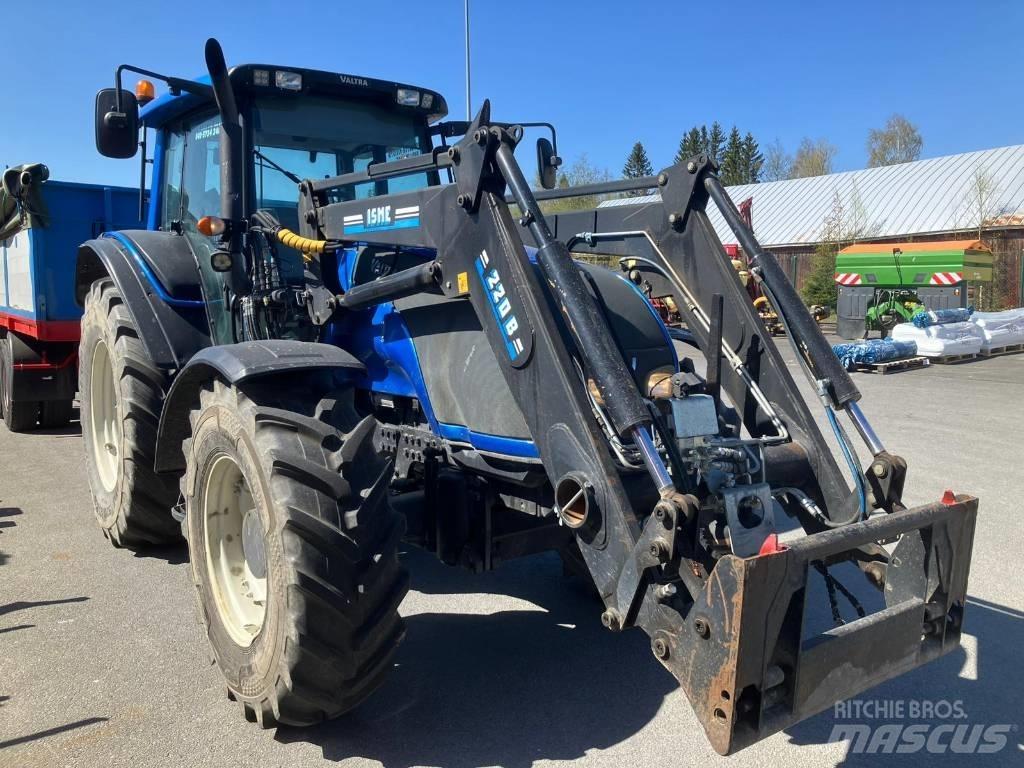 Valtra T 151 Traktory