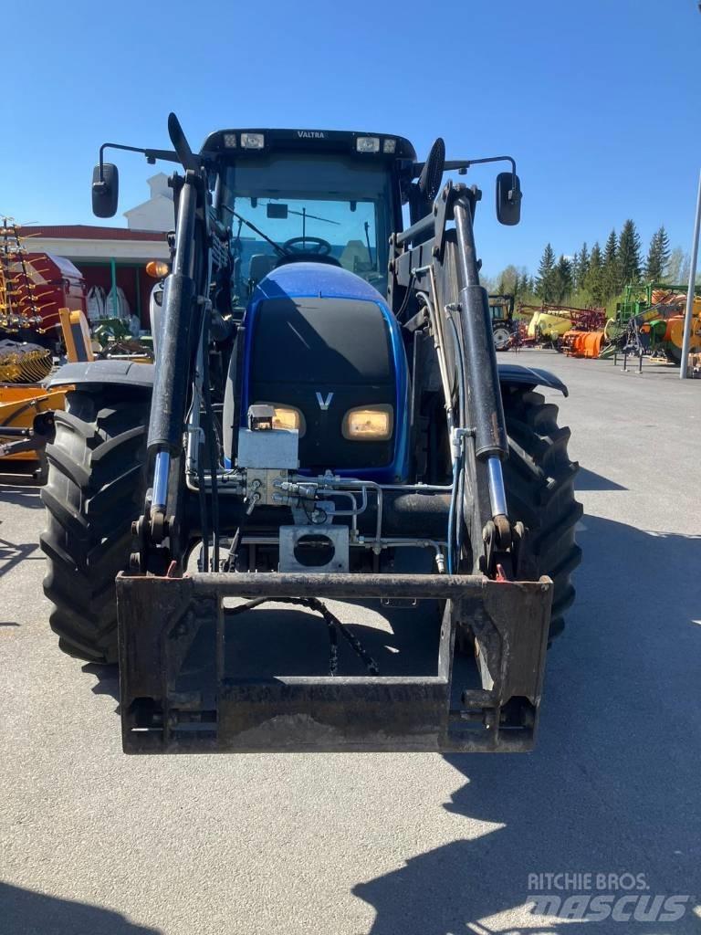 Valtra T 151 Traktory