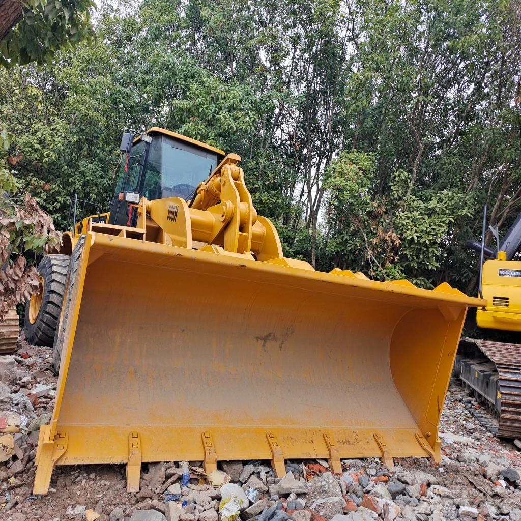 CAT 966G Kolové nakladače
