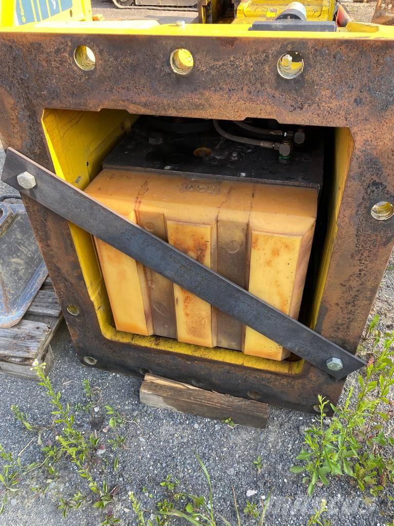 Epiroc HB7000 Bourací kladiva / Sbíječky