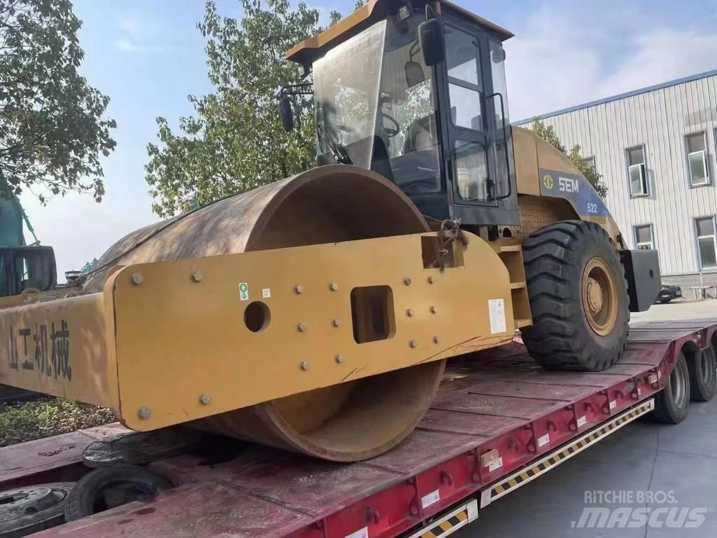SEM 8220 road roller Tahačové válce