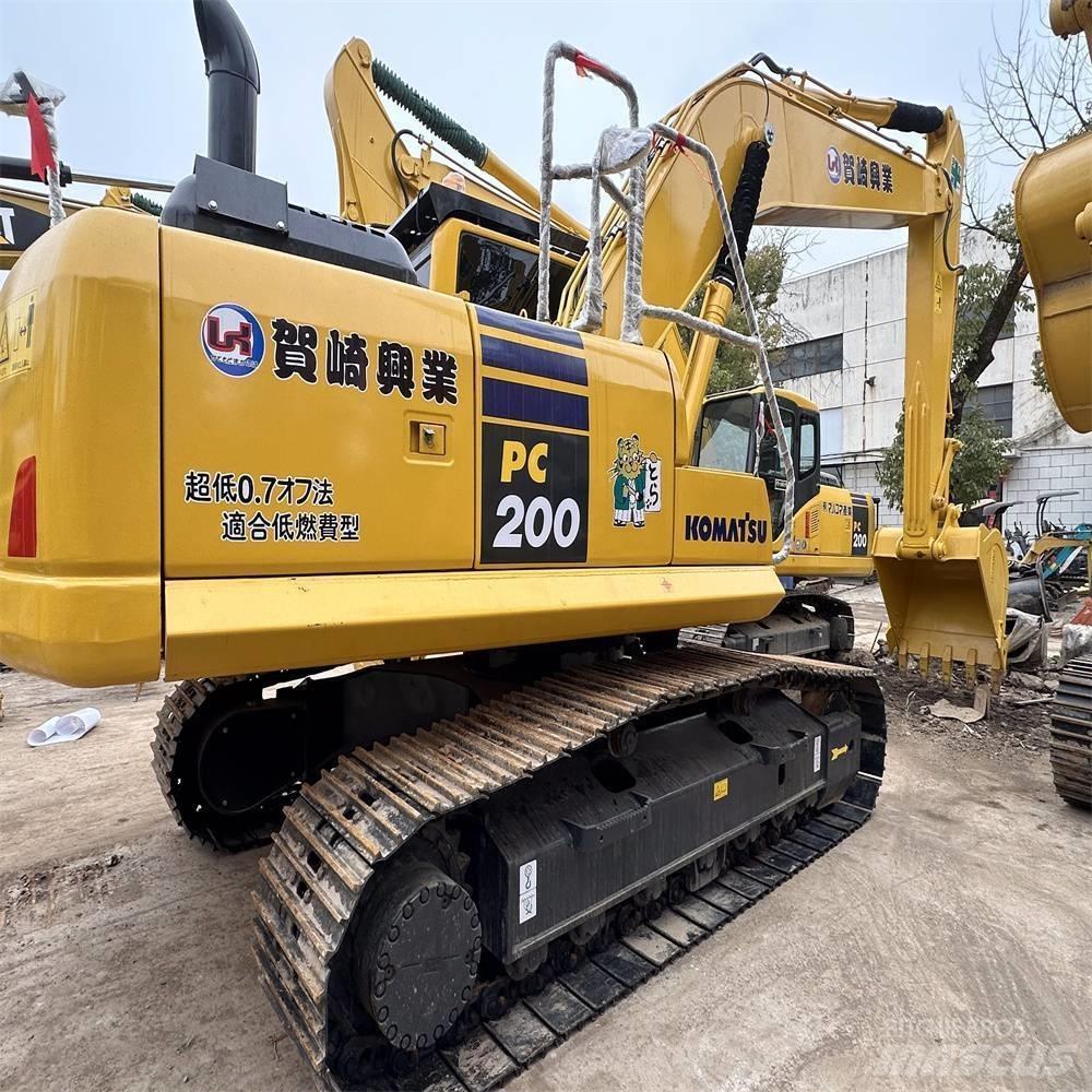 Komatsu PC 200 Pásová rýpadla